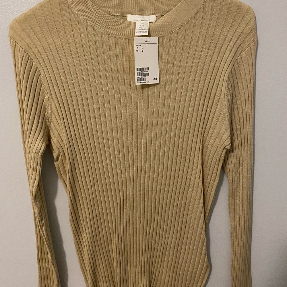 H&M NWT Large Tan stretchy ribbed sweater